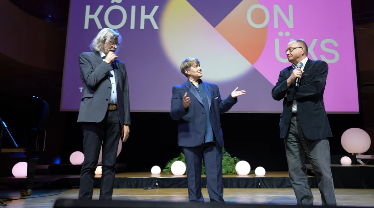 TRIPOD 30 sünnipäev